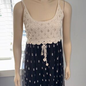 KEREN hart Cream and Black Crochet Dress